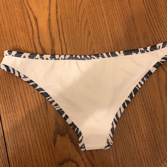 L*Space by Monica Wise Cosmo Run Wild Classic Bikini Bottom NWT‎ Size S/P - Picture 9 of 10